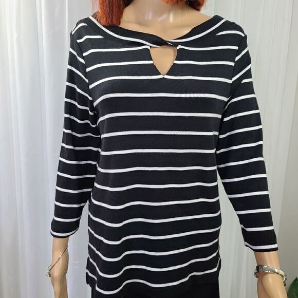 Chico's Top Peekaboo Neckline Medium - Picture 1 of 7